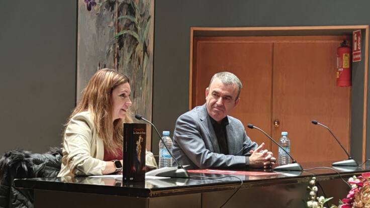 Lorenzo Silva presenta en Ávila 'La llama de Focea'