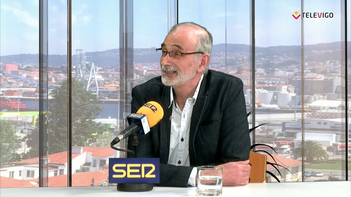 Entrevista al investigador del Instituto de Estudios Vigueses, Xoan Carlos Abad por su nuevo libre