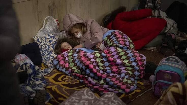 Una profesora de español en Kiev: "Los niños traen dos mochilas al colegio, la del colegio y la de emergencia"