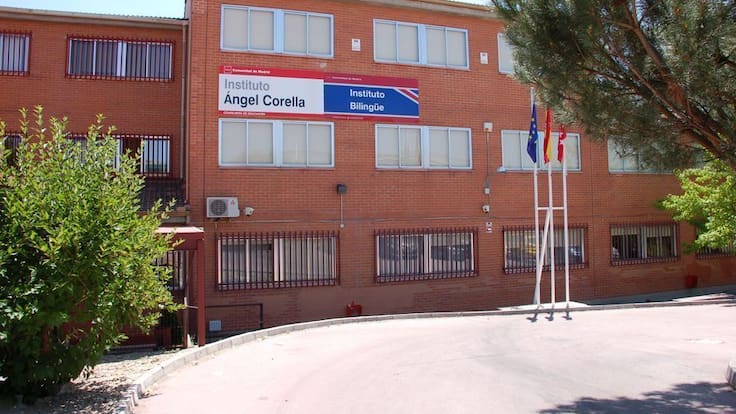 Rut Martínez, portavoz Plataforma por la Escuela Pública de Colmenar Viejo denuncia que hay aulas en las que no se alcanzan los 7ºC por una avería en la caldera del IES Ángel Corella