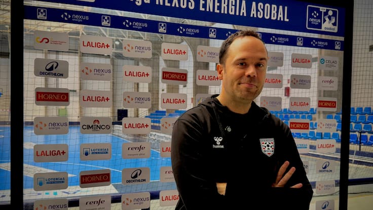 Roi Sánchez entrenador del Horneo EÓN Alicante en la previa del partido frente a Cuenca