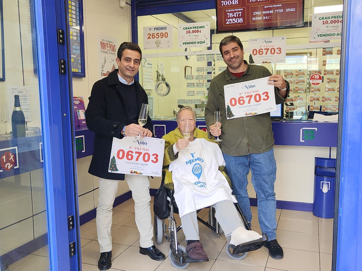 Carmen Guijarro, lotera de San Vicente del Raspeig, que ha vendido décimo del primer premio del Sorteo del Niño