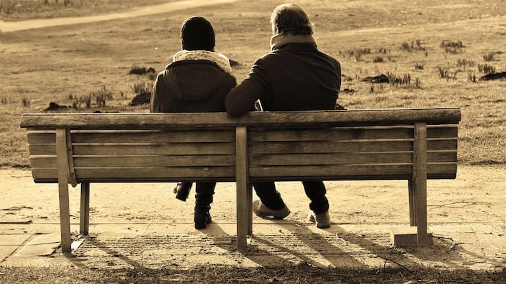 Espacio de Comunicación en el que hablamos de cómo nuestra mente tiende a llenar los vacíos con conclusiones apresuradas