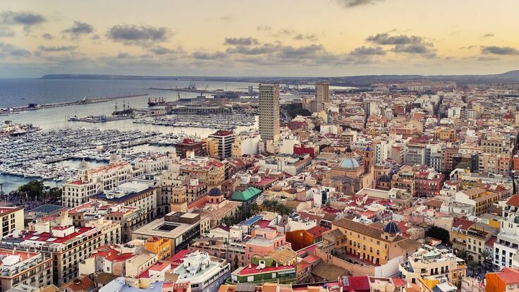 La Columna de Carlos Arcaya: «A Alicante no la iba a reconocer ni la madre que la parió»