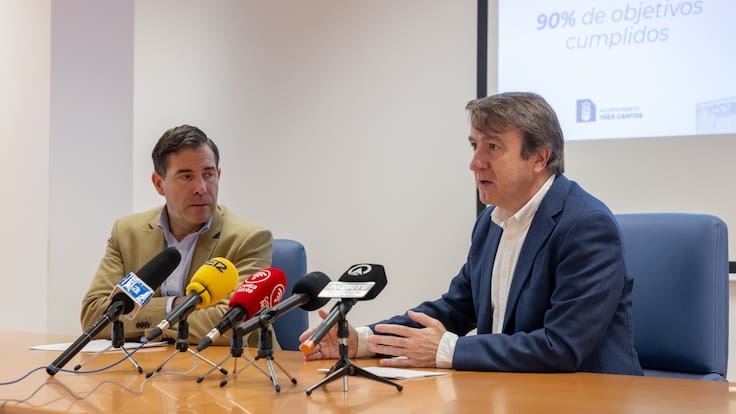 Javier Juárez, primer teniente de alcalde de Tres Cantos, sobre las instalaciones deportivas durante el balance de 2025