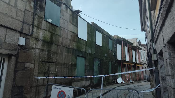 Miguel Méndez, concejal de Urbanismo de Tui, sobre el estado del edificio que ha provocado el corte de la plaza Manuel Caramés