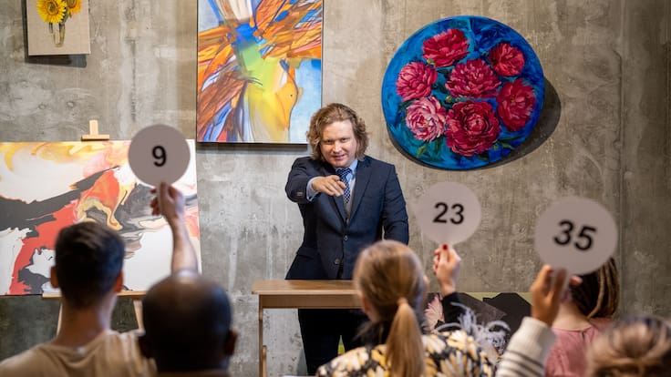 En las tripas de una subasta de arte: ¿quién puja y por qué?