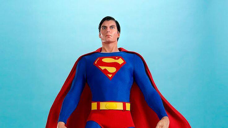 Entrevista a Jordi Gasull sobre su exposición 'Figuras de acción y cine'