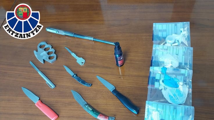 Ertzaintza incauta nueve armas en un control en los alrededores de una discoteca de Ugao-Miraballes