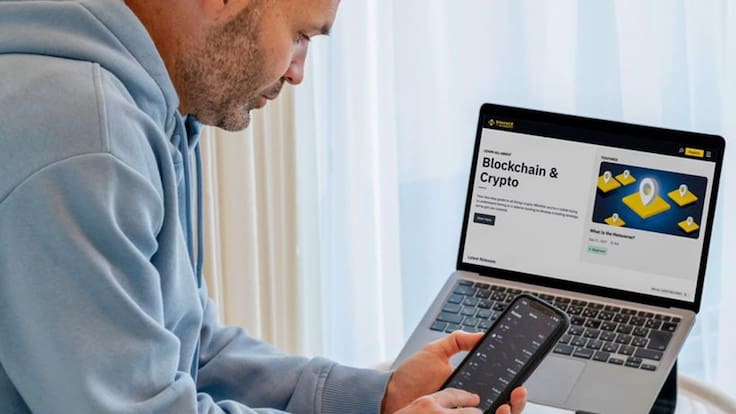 La CNMV propone colaborar con influencers financieros para explicar a los más jóvenes los riesgos de determinadas inversiones