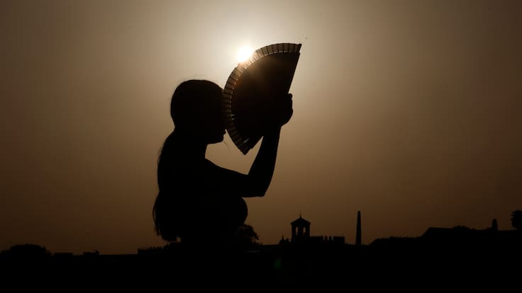 La nueva estrategia nacional contra la pobreza energética contempla por primera vez medidas para evitar los cortes de luz en las olas de calor