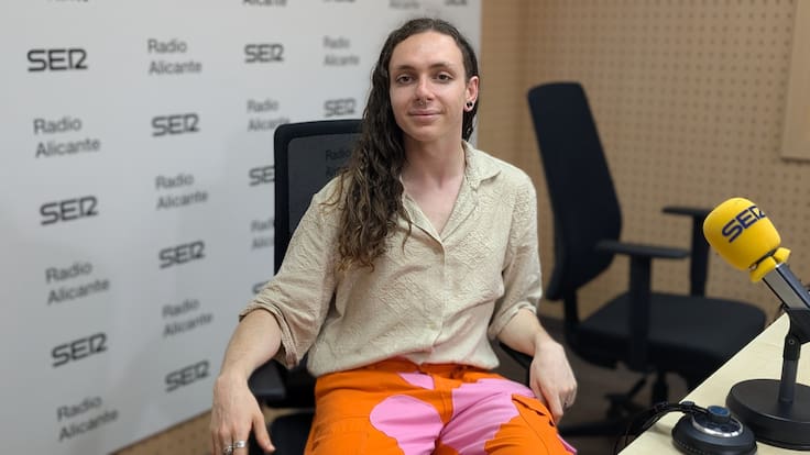Elías Alonso, diseñador de moda y finalista del Premio Nacional de Moda Baño Nuevos Talentos 2026, en Hoy por Hoy Alicante