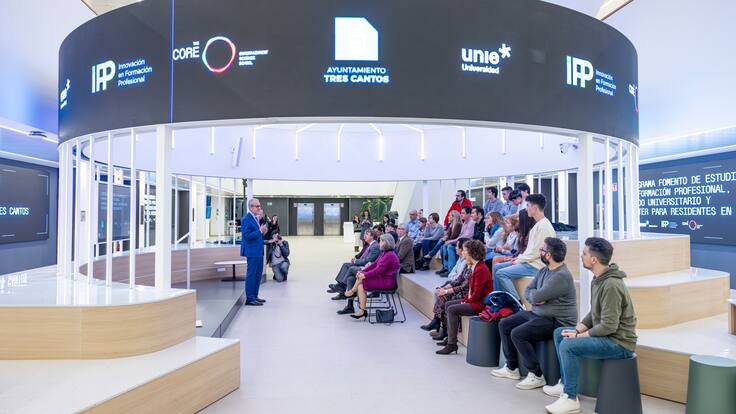 Hablamos con Montserrat Teba, concejal de Comercio y Emprendimiento de Tres Cantos, sobre el Tech Summit que debate el futuro de la IA