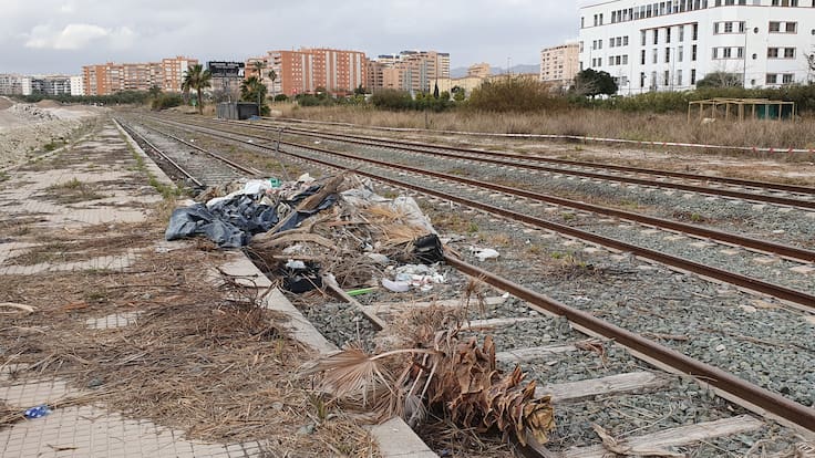 Lorenzo Pérez, portavoz de la AAVV Parque del Mar: "Se debe incluir la retirada de las vías de Benalúa y acabar el Parque del Mar"