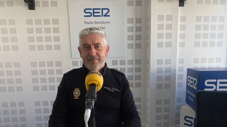 La Policía Nacional recibe el Premio Especial Radio Benidorm por su 200 aniversario