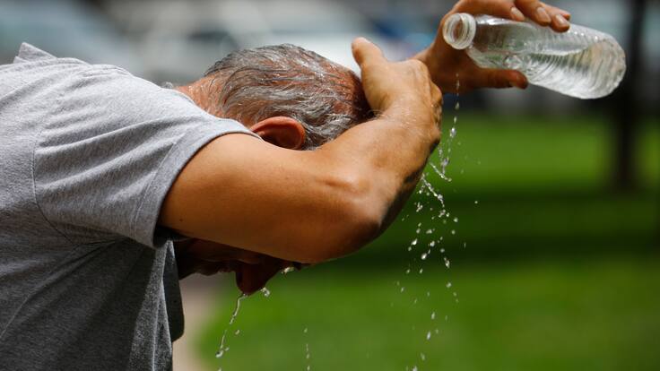 Fedra Molina, enfermera técnica del Plan de Salud de Cruz Roja Alicante en Hoy por Hoy habla sobre las precauciones a adoptar ante una ola de calor