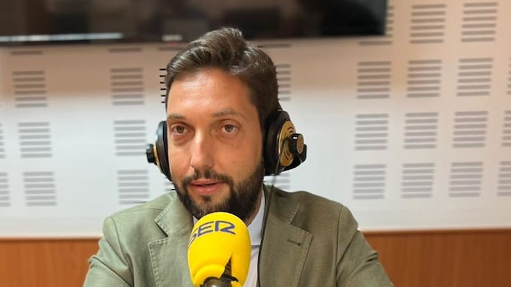 Juan Francisco Martínez, director del ITREM en los estudios de Radio Lorca SER