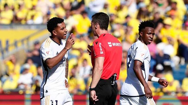 Alexis Pérez: "Rodrygo tendría que haber sido expulsado"