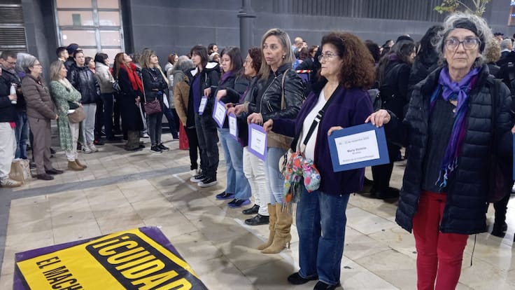 Gritos concentración 25N en Alicante