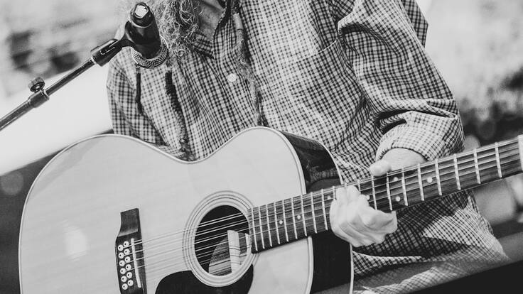 El Drogas: “ Que nadie espere escuchar la canción original, las canciones están destrozadas y desguazadas”