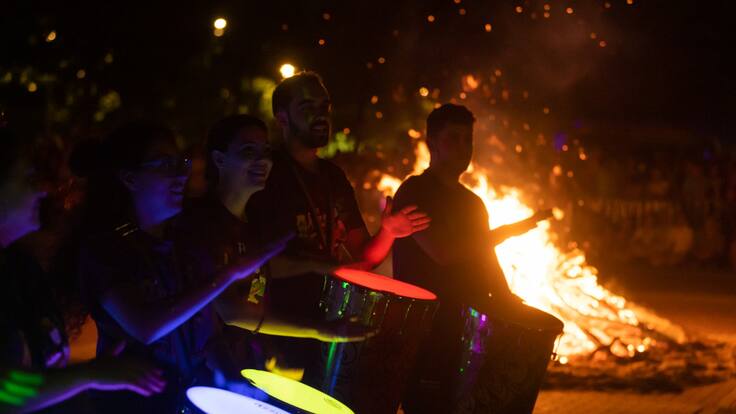 Elisa Lidia Miguel, concejala de cultura de Tres Cantos, sobre la presencia de Beret y Álvaro de Luna en las Fiestas de San Juan 2025