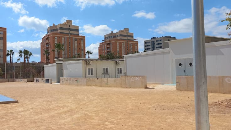 Antonio Verdú, presidente de la FAPA Enric Valor, lamenta que las administraciones se pasen la pelota con el sombraje en los colegios de Alicante