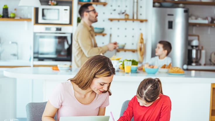 Más familia menos WhatsApp: Poli bueno-Poli malo