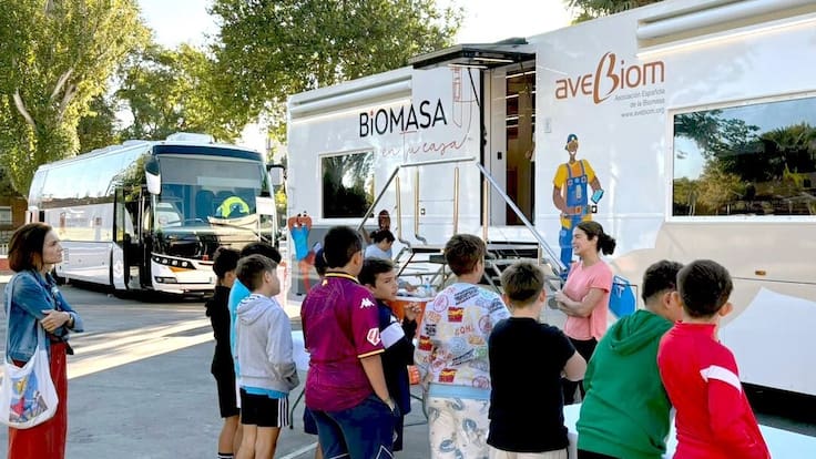 Entrevista a Javier Díaz, presidente de AVEBIOM, sobre la exposición 'Biomasa en tu casa'