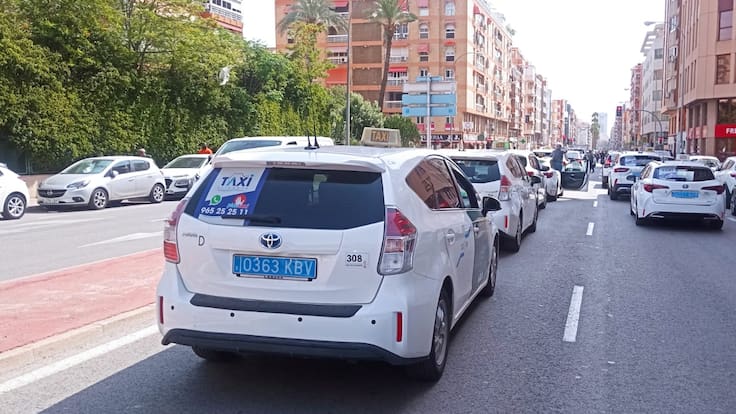Paco Sánchez, presidente de Radio Teletaxi, sobre la protesta para regular los VTC en Alicante