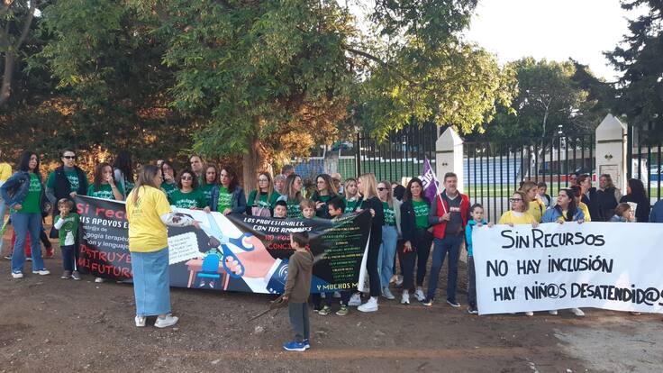 "Este profesorado es necesario" Madre del CEIP Ciudad de Oscua