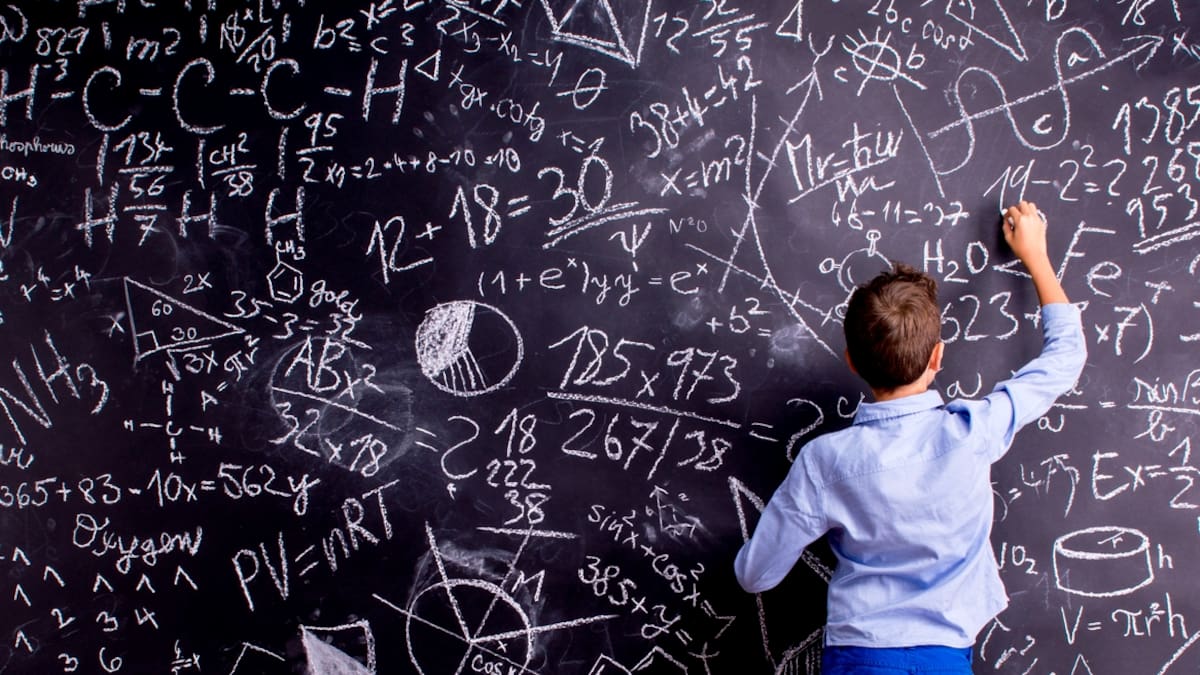 Las dos caras de los logros educativos en España, en 'No vamos a contar mentiras', con Miguel A. Goberna y Antonio Villar Notarios