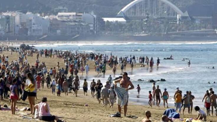 Canarias repleta de turistas en Semana Santa: más que antes de la pandemia