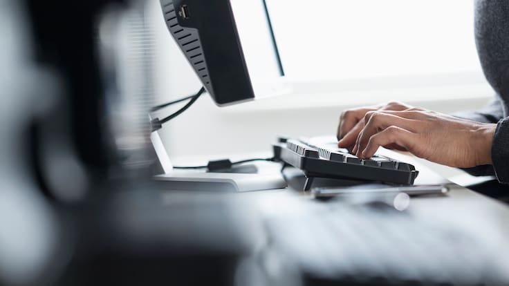 Hablamos con la jurista Susana De la Sierra sobre el uso de la IA en la administración pública