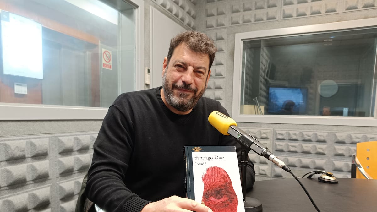 Entrevista al escritor Santiago Díaz en Hoy por Hoy Vigo