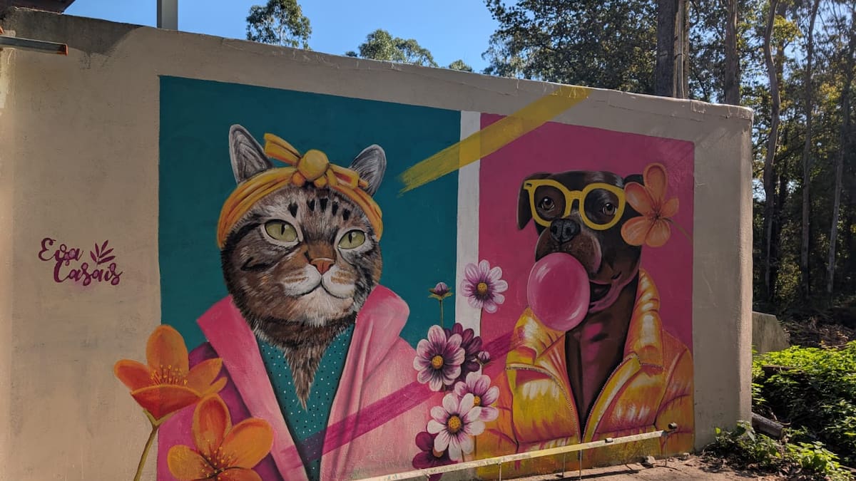 Entrevista a la artista Eva Casais por su mural nominado al mejor del mundo en 2025