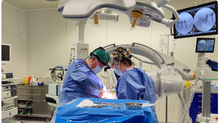 “La inteligencia artificial ya está entrando en los quirófanos, pero aún no ha llegado a los planes de estudio”