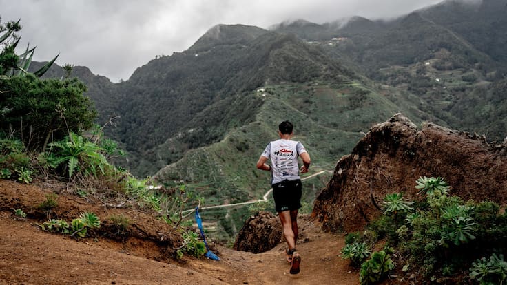 Estrellas del trail running que triunfan también en carreras de asfalto: los secretos del atleta total