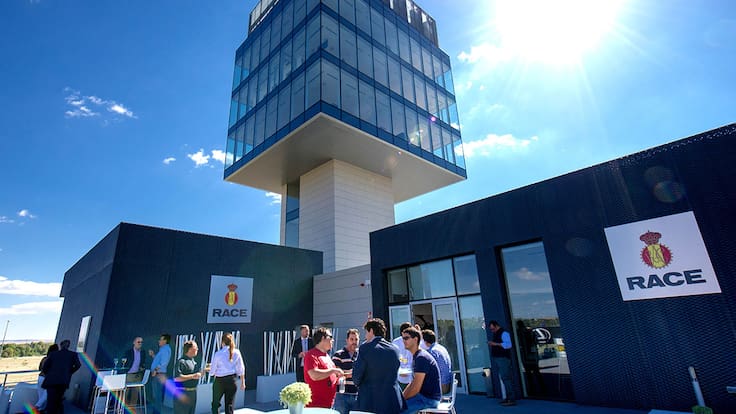 Hablamos con el Subdirector del Circuito del Jarama, Juan Carlos Servera, que organizan eventos para empresas en sus instalaciones