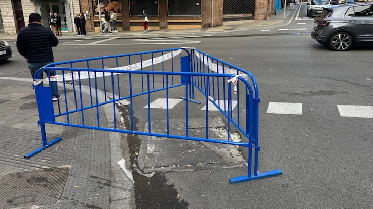 Raúl Ruiz, edil del PSOE, alerta de importantes desperfectos en la avenida de Jijona solo un año después del final de las obras de reurbanización