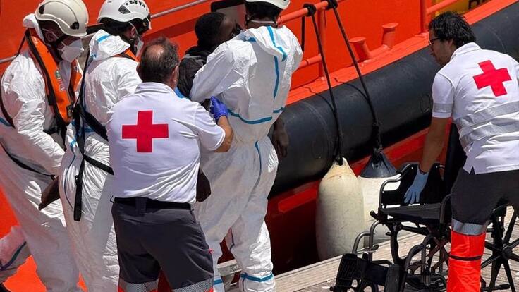 Jennifer Martín, de la Unidad de Emergencias, sobre las 20 personas llegadas en patera a Cabo de la Nao