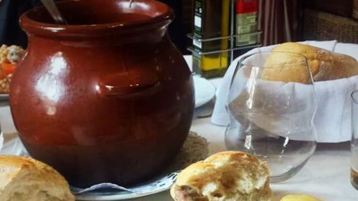 Entrevista a Javier Salvador, propietario de Asador El Toril, que participa en la 14 Ruta del Cocido Madrileño