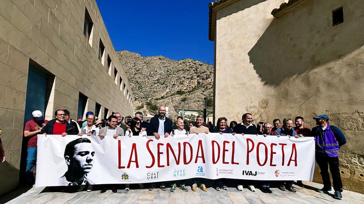 Entrevista a Aitor Larrabide, director de la Fundación Cultural Miguel Hernández, sobre el abandono de la Senda del Poeta, en Hoy por Hoy Alicante