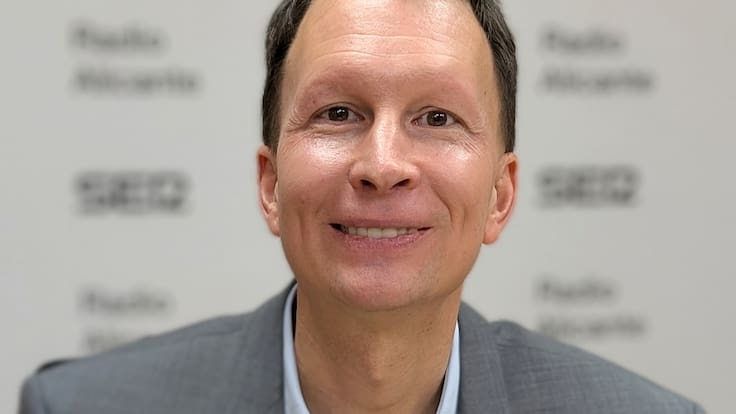 Entrevista a Lasse Rouhiainen. Hablamos sobre su nuevo libro 'IA. Domina la inteligencia artificial antes de que ella te domine a ti'