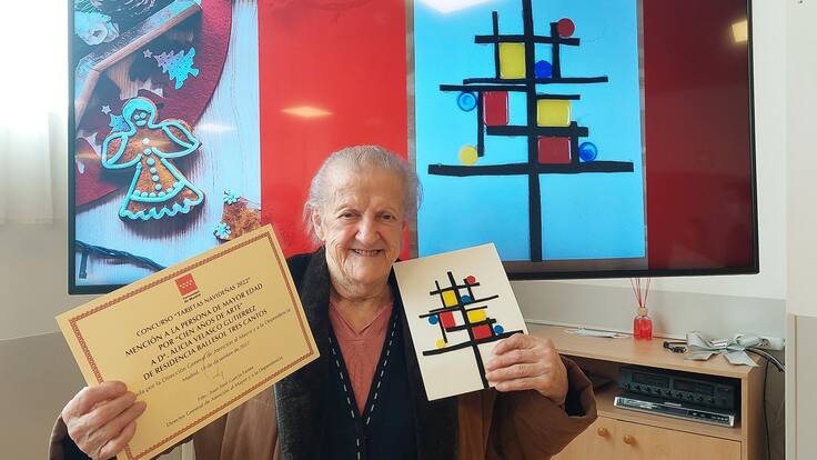 Entrevista a Alicia Velasco, de 101 años, que ha recibido una mención especial por ser la persona de mayor edad en presentarse al concurso de “Tarjetas Navideñas 2022”