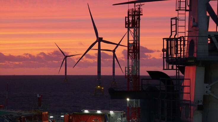 Javier Touza avanza que tratarán el tema de la Eólica Marina con la nueva secretaria general de Pesca