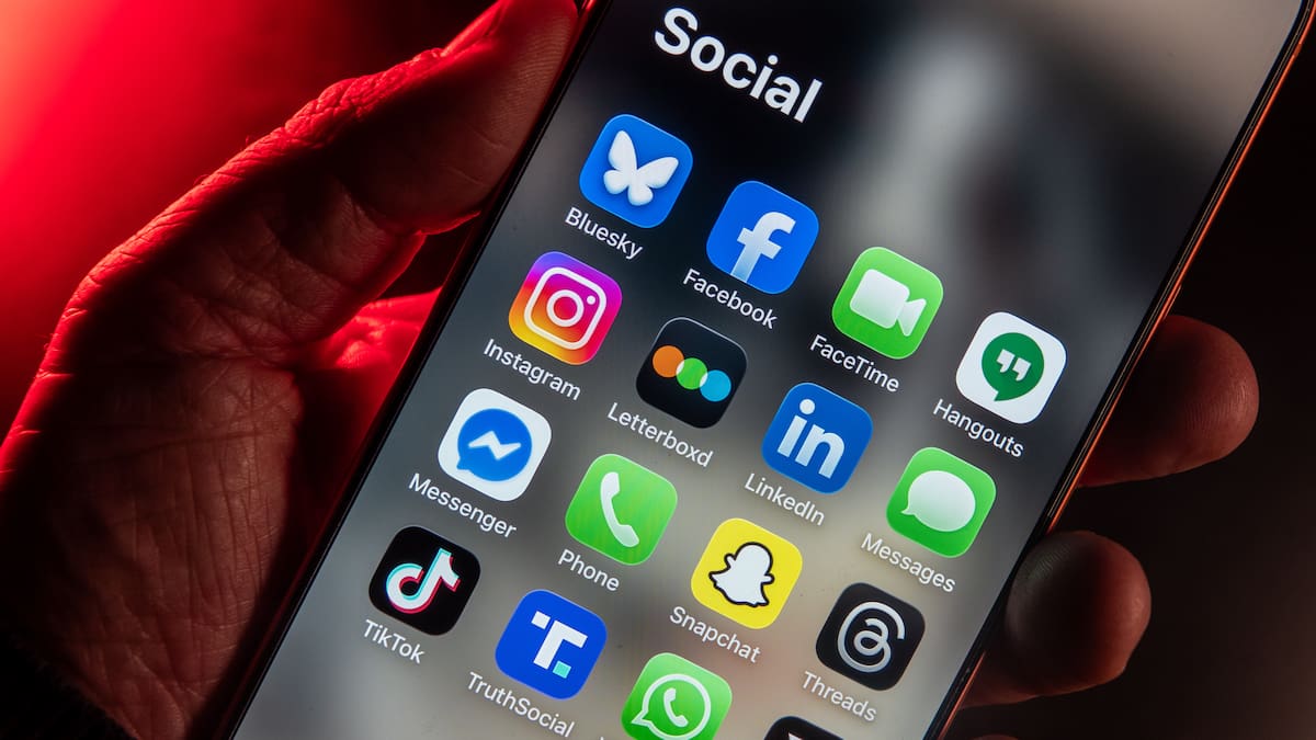 Xavier Vidal-Folch, sobre la prohibición del acceso a las redes sociales: "Cualquiera con dos dedos de frente sabe hasta qué punto las plataformas enloquecen a muchos adolescentes"