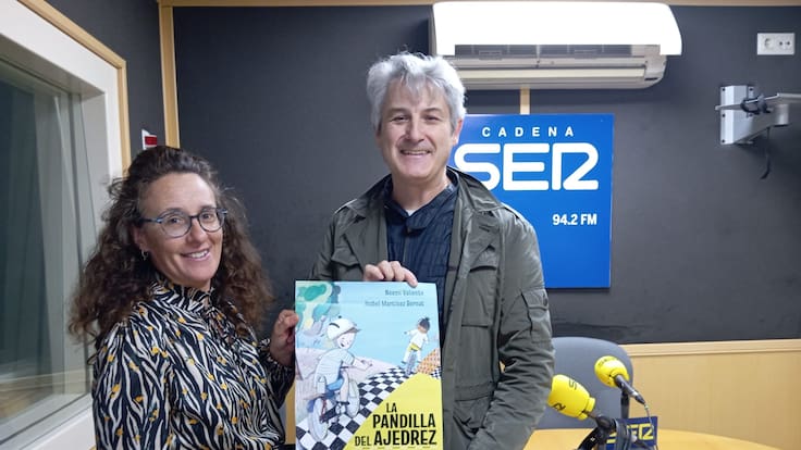 Noemí Valiente publica La pandilla del ajedrez