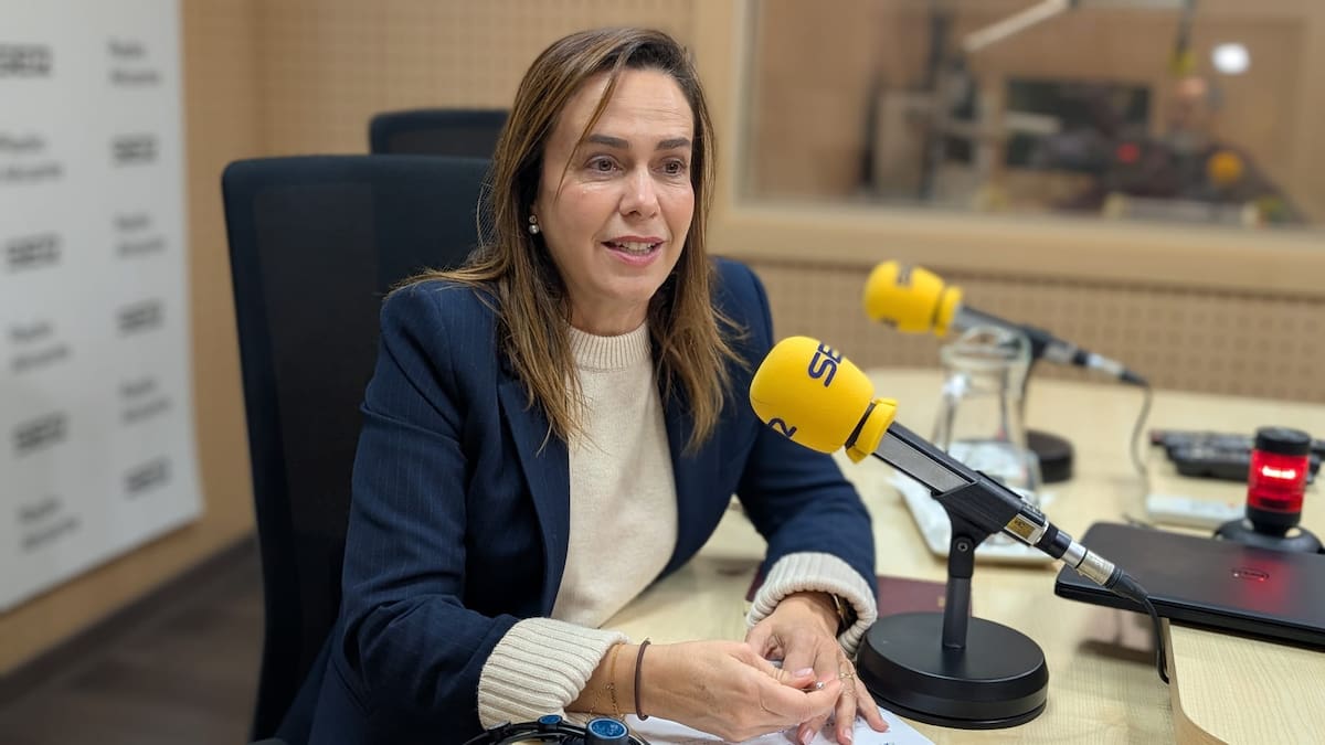 Laura Navarro, directora del Aeropuerto Alicante-Elche Miguel Hernández, en Hoy por Hoy Alicante