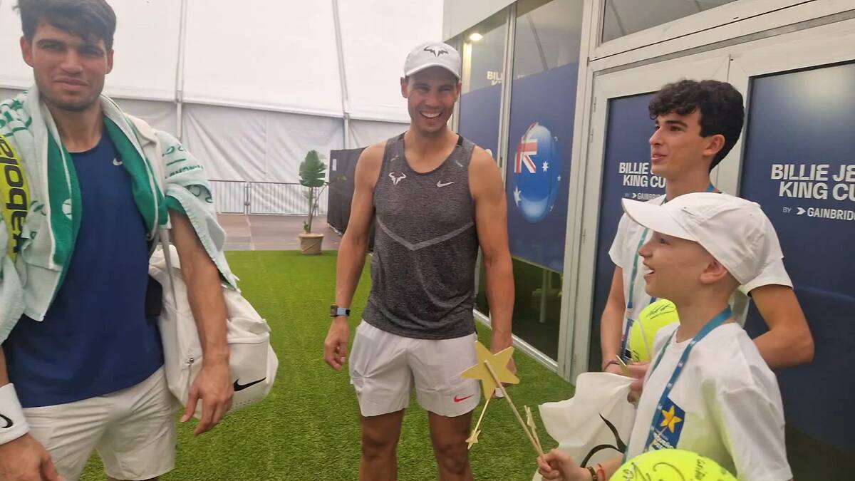 Rafa Nadal y Carlos Alcaraz cumplen en Málaga el deseo de dos niños gravemente enfermos