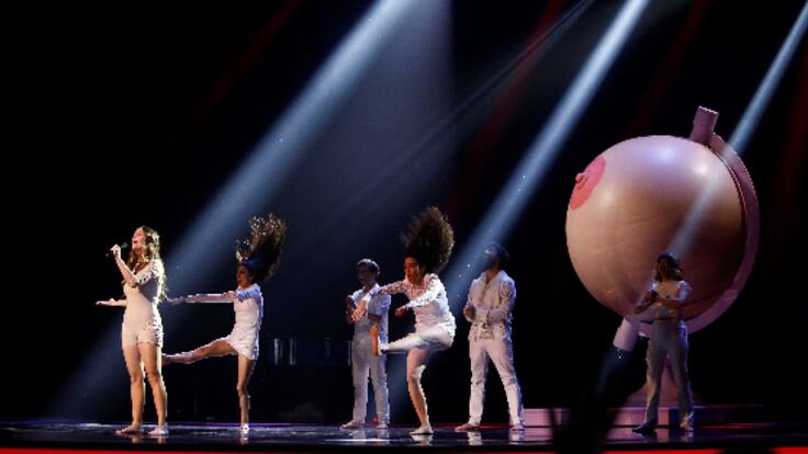 Eduardo Viñuela, musicólogo gijonés, habla del estudio sobre Eurovisión